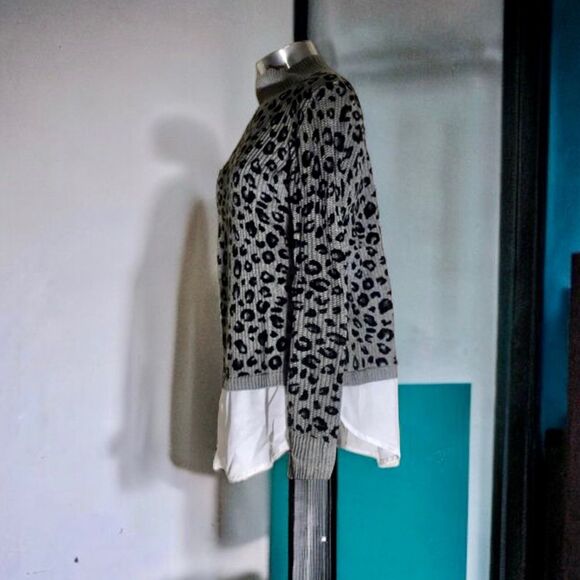 Apt.9 Gray Leopard Animal Print Shirttail Turtleneck Layered Look Sweater M EUC - Picture 10 of 16